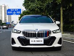 BMW 5 Series 530Li Leading M Sports Package - фото 3