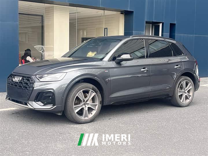 Audi Q5L 45T luxury and dynamic - автомобиль из Китая