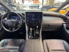 Toyota Wilfa Crown Dual Engine 2.5L Supreme Executive Edition - фото 10