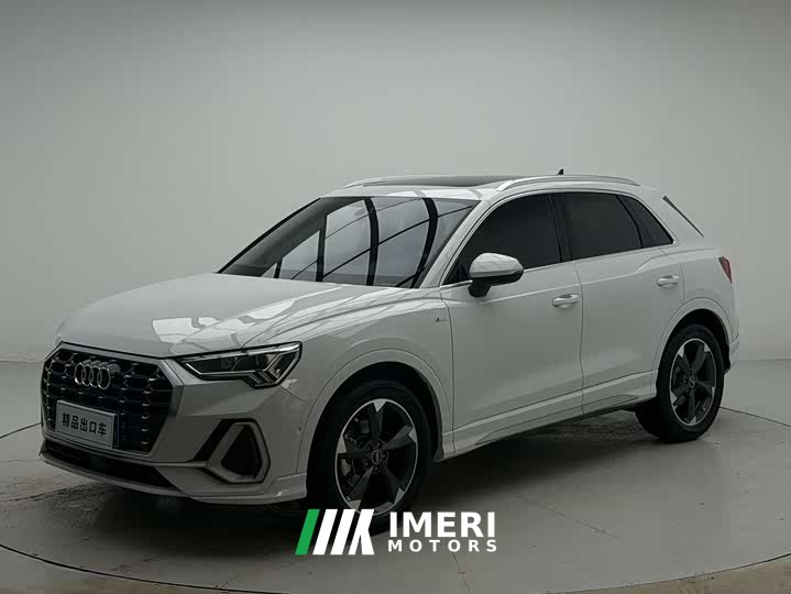 Audi Q3 35 TFSI Fashionable and Dynamic (1.4T)