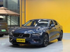 Volvo S60 B4 Zhiyi Luxury Edition - фото 1