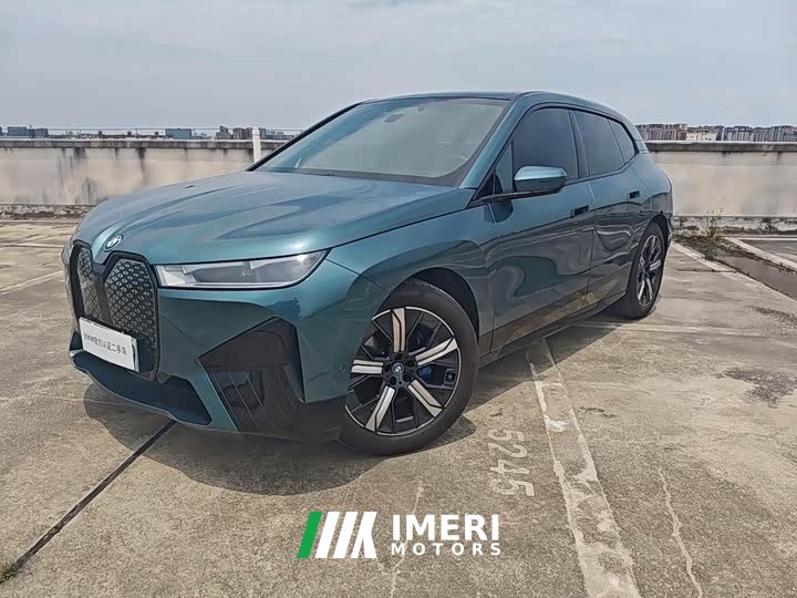 BMW iX 2023 xDrive40 - автомобиль из Китая