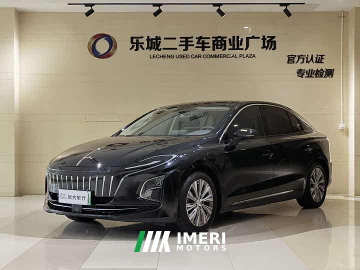 Hongqi E-QM5 610km PLUS - автомобиль из Китая