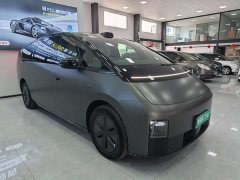 Li Auto Ideal MEGA Ultra - фото 3