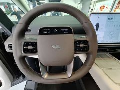 Li Auto Ideal MEGA Ultra - фото 6