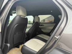 Land Rover Range Rover Velar 250PS Glitter Gold Collector’s Edition - фото 8