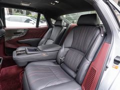 Lexus LS 500h Executive Edition - фото 11