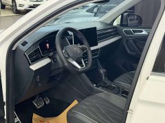 Volkswagen Tiguan L 330TSI automatic two-wheel drive R-Line version - фото 7