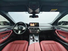 BMW 5 Series facelift 530Li leading M sports package - фото 12