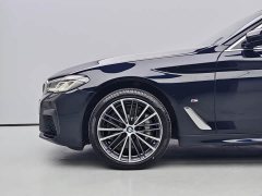 BMW 5 Series facelift 530Li leading M sports package - фото 6