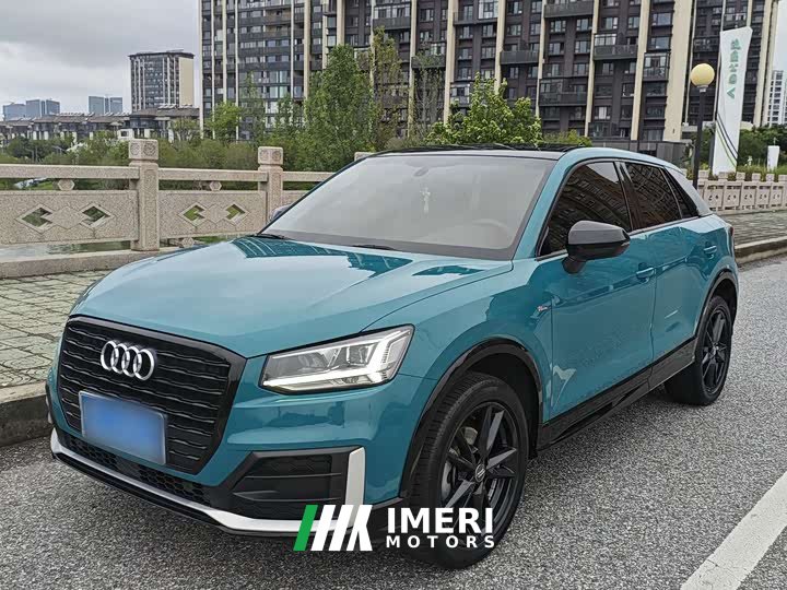 Audi Q2L 35 TFSI fashionable and dynamic - автомобиль из Китая