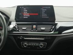 BMW 1 Series facelift 120i M Sports Night Edition - фото 12