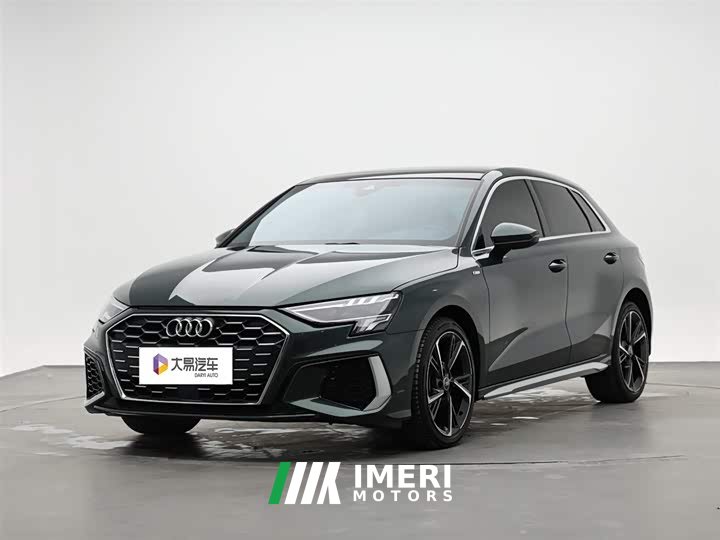 Audi A3 Sportback 35 TFSI stylish and sporty - автомобиль из Китая