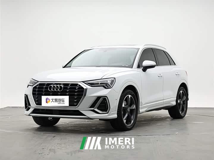 Audi Q3 35 TFSI Fashionable and Dynamic - автомобиль из Китая