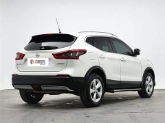 Nissan Qashqai 2.0L CVT XV Premium Edition - фото 3