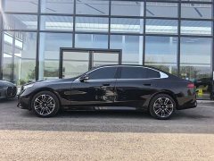 BMW 5 Series 530Li Leading M Sports Package - фото 3