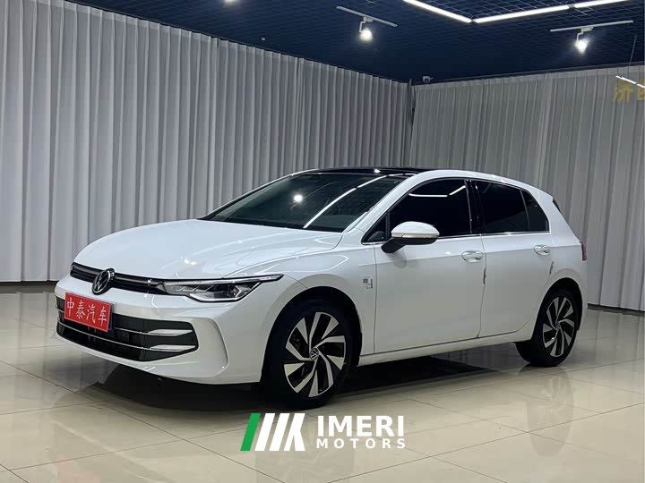 Volkswagen Golf facelift 300TSI Pro - автомобиль из Китая