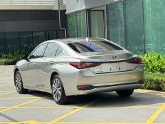 Lexus ES 200 Excellence Edition - фото 9