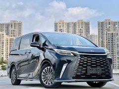 Lexus LM 500h six-seater premium version - фото 3