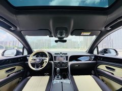 Bentley Bentayga 4.0T V8 EWB Azure - фото 9