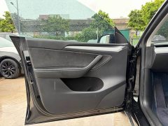 Tesla Model Y rear-wheel drive version - фото 10