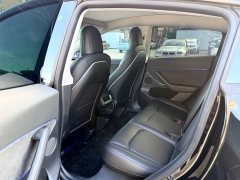 Tesla Model Y standard range rear-wheel drive version - фото 9