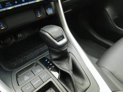 Toyota RAV4 2.0L CVT 2WD Fashion Plus Edition - фото 13