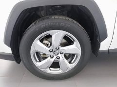 Toyota RAV4 2.0L CVT 2WD Fashion Plus Edition - фото 17