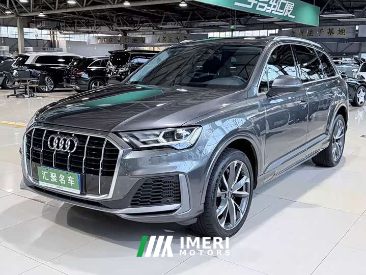 Audi Q7 55 TFSI quattro S line sports - автомобиль из Китая