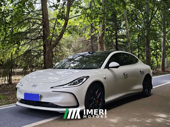 Li Auto Zhiji L6 2024 Max Standard Edition - автомобиль из Китая