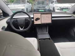 Tesla Model 3 2023 rear-wheel drive version - фото 5
