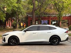 Changan UNI-V 1.5T premium - фото 7