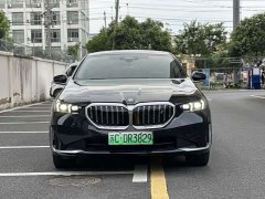 BMW i5 eDrive 35L Luxury Package - фото 1