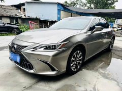 Lexus ES 200 Excellence Edition - фото 3