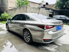 Lexus ES 200 Excellence Edition - фото 5
