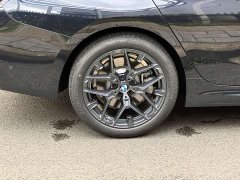 BMW 3 Series 2025 330Li Exclusive M Sports Night Package - фото 9