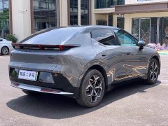 Lynk & Co Z20 530km RWD Pro - фото 6