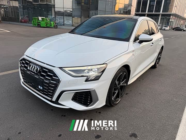 Audi A3 Sportback 35 TFSI stylish and sporty - автомобиль из Китая