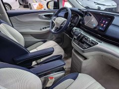 Lynk & Co Roewe iMAX8 2022 400TGI Premium Edition - фото 14