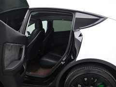 Tesla Model Y long-range all-wheel drive version 3D7 - фото 13