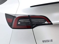 Tesla Model Y long-range all-wheel drive version 3D7 - фото 7