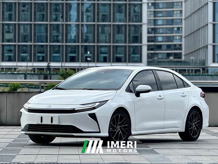 Toyota Corolla 1.8L Hybrid Flagship Edition - автомобиль из Китая