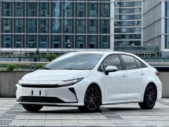 Toyota Corolla 1.8L Hybrid Flagship Edition - фото 1