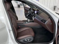 BMW 5 Series 530Li Leading M Sports Package - фото 11