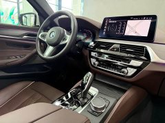 BMW 5 Series 530Li Leading M Sports Package - фото 12