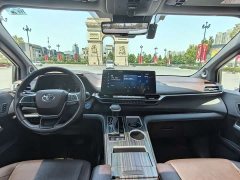 Toyota SIENNA 2.5L Hybrid Platinum Edition - фото 19