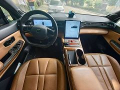 NIO ES8 100kWh six-seater version - фото 3