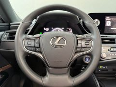 Lexus ES 300h Premium Edition - фото 15