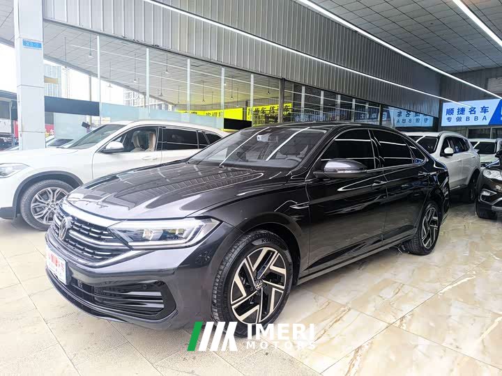 Volkswagen Sagitar 300TSI DSG Super Edition
