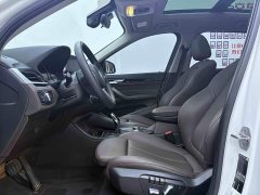 BMW X1 facelift sDrive25Li leading - фото 18